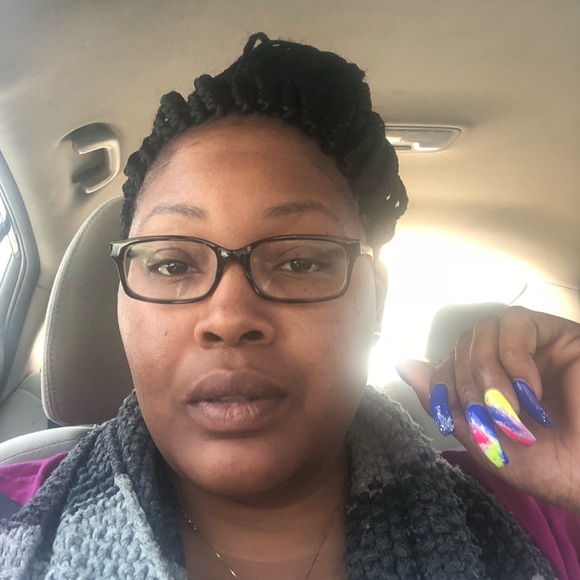 Meet your Posher, Sharron - Picture 1 of 1